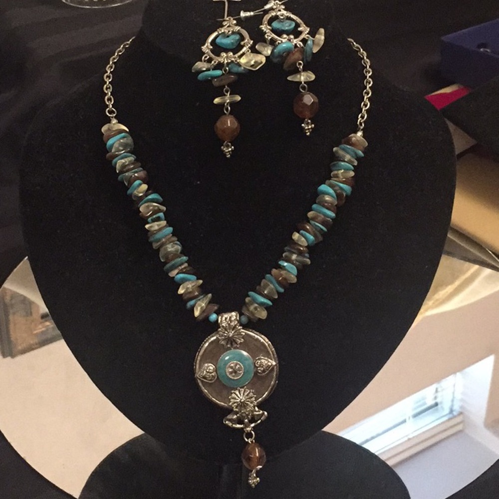 NWT Boho inspired Necklace and earrings set